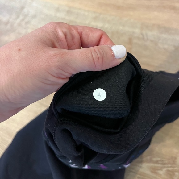 Lululemon High Rise Reversible Wunder Under Crop Leggings Size 4 - Picture 4 of 6